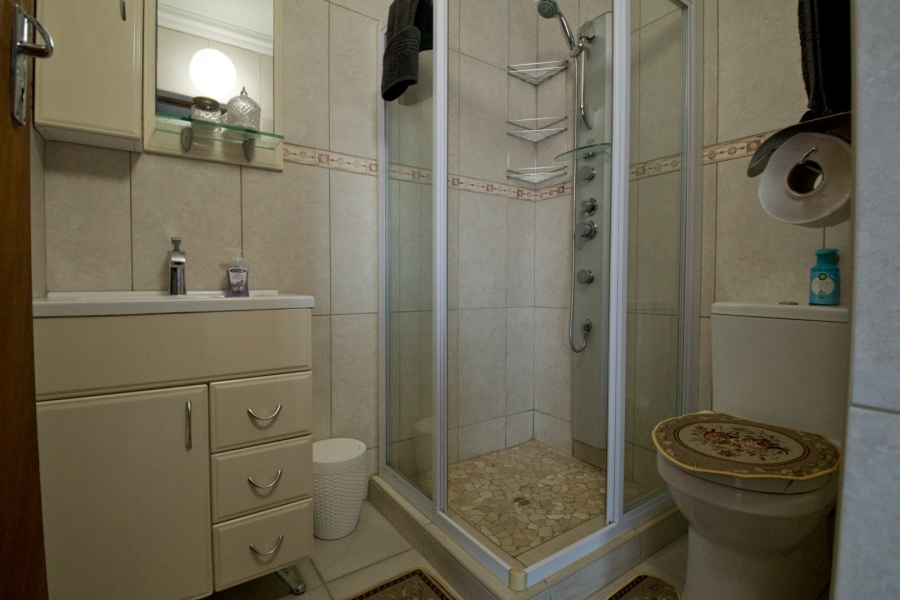 5 Bedroom Property for Sale in Outeniqua Strand Western Cape